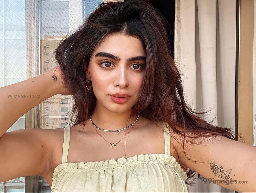 Khushi Kapoor Biography, Boyfriend, Family, Wiki, Career, Net worth